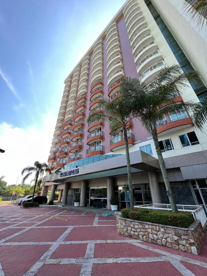 Flat Com Vista Panoramica -15- Na Barra Da Tijuca - Estacionamento Gratuito - Frigobar - Ar Condicionado - Piscina - Academia - Balsa Para Praia Gratis - Varanda - Vista Parcial Mar E Lagoa Rio de Janeiro Kültér fotó