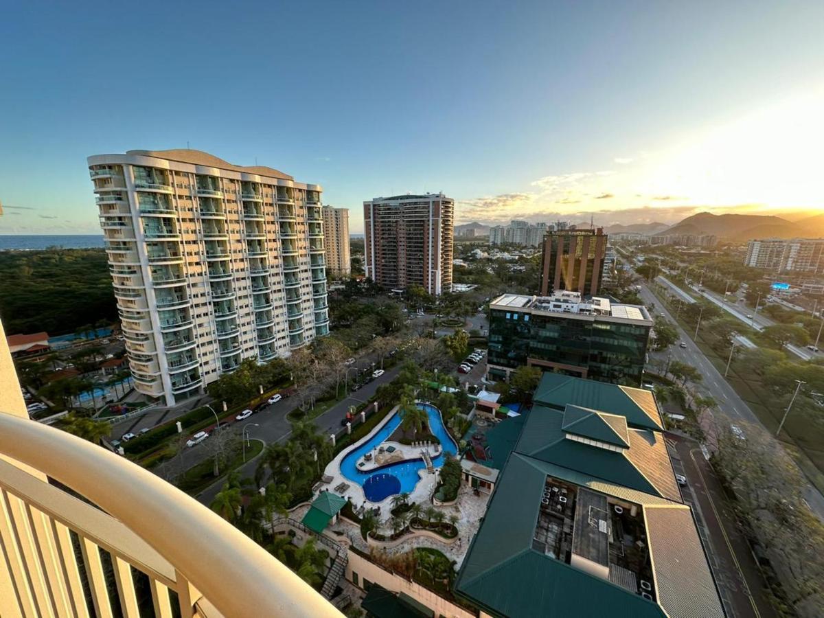 Flat Com Vista Panoramica -15- Na Barra Da Tijuca - Estacionamento Gratuito - Frigobar - Ar Condicionado - Piscina - Academia - Balsa Para Praia Gratis - Varanda - Vista Parcial Mar E Lagoa Rio de Janeiro Kültér fotó