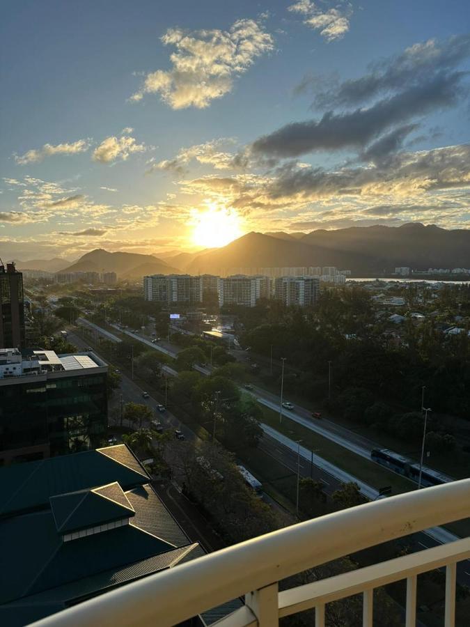 Flat Com Vista Panoramica -15- Na Barra Da Tijuca - Estacionamento Gratuito - Frigobar - Ar Condicionado - Piscina - Academia - Balsa Para Praia Gratis - Varanda - Vista Parcial Mar E Lagoa Rio de Janeiro Kültér fotó