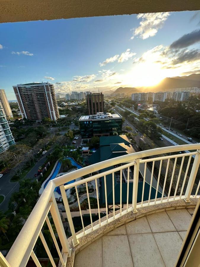 Flat Com Vista Panoramica -15- Na Barra Da Tijuca - Estacionamento Gratuito - Frigobar - Ar Condicionado - Piscina - Academia - Balsa Para Praia Gratis - Varanda - Vista Parcial Mar E Lagoa Rio de Janeiro Kültér fotó