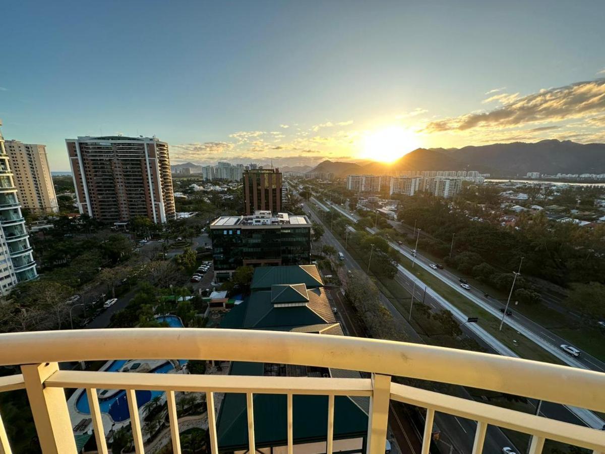 Flat Com Vista Panoramica -15- Na Barra Da Tijuca - Estacionamento Gratuito - Frigobar - Ar Condicionado - Piscina - Academia - Balsa Para Praia Gratis - Varanda - Vista Parcial Mar E Lagoa Rio de Janeiro Kültér fotó