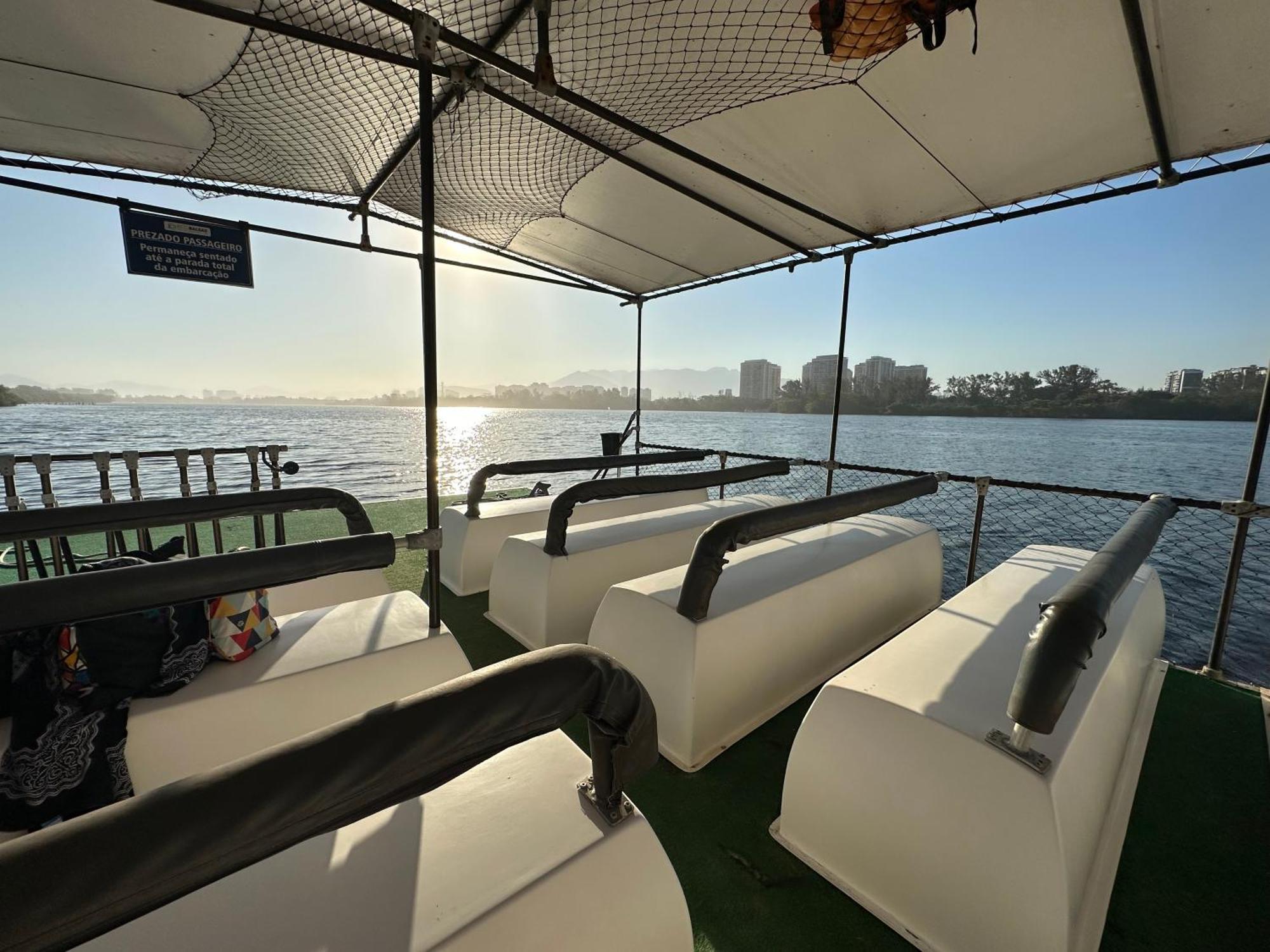 Flat Com Vista Panoramica -15- Na Barra Da Tijuca - Estacionamento Gratuito - Frigobar - Ar Condicionado - Piscina - Academia - Balsa Para Praia Gratis - Varanda - Vista Parcial Mar E Lagoa Rio de Janeiro Kültér fotó