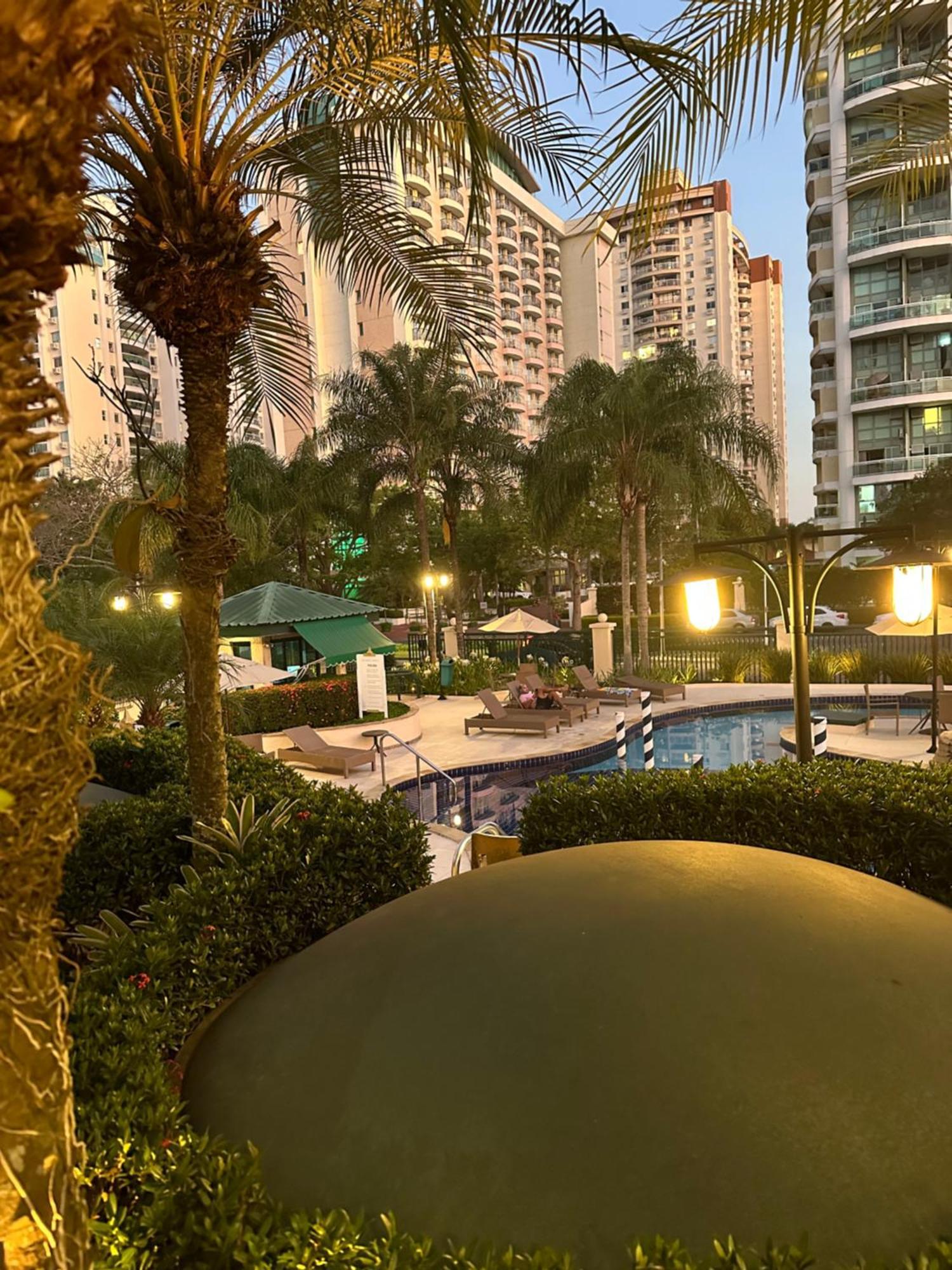 Flat Com Vista Panoramica -15- Na Barra Da Tijuca - Estacionamento Gratuito - Frigobar - Ar Condicionado - Piscina - Academia - Balsa Para Praia Gratis - Varanda - Vista Parcial Mar E Lagoa Rio de Janeiro Kültér fotó