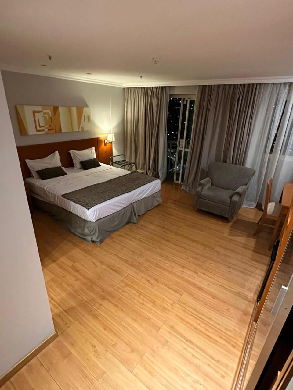 Flat Com Vista Panoramica -15- Na Barra Da Tijuca - Estacionamento Gratuito - Frigobar - Ar Condicionado - Piscina - Academia - Balsa Para Praia Gratis - Varanda - Vista Parcial Mar E Lagoa Rio de Janeiro Kültér fotó